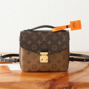Pochette Métis Shoulder Bag M11941