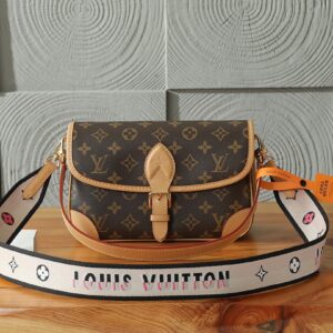 Louis Vuitton Diane Monogram Canvas Handbag M45985