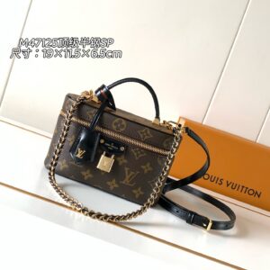 Louis Vuitton Vanity Chain Pouch M47125