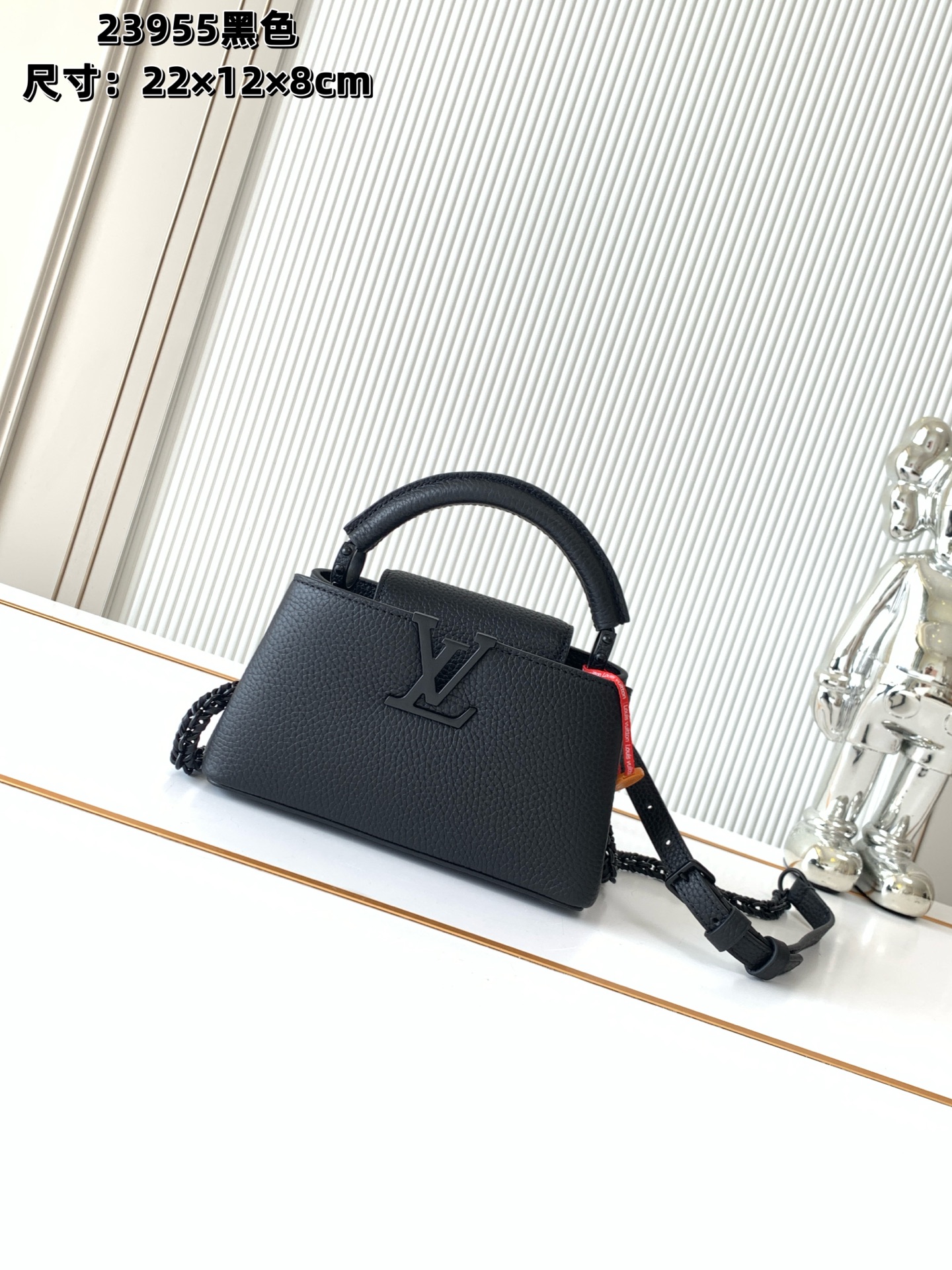 Capucines BB Handbag in Black
