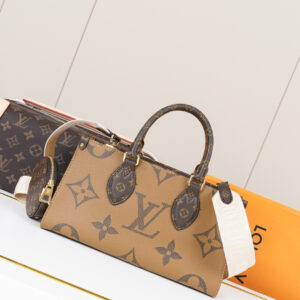 Louis Vuitton OnTheGo East West Tote Bag in Giant Monogram Canvas