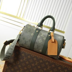 Louis Vuitton Keepall Bandouliere 25 Travel Bag in Monogram Surplus