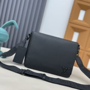 Louis Vuitton Aerogram Messenger Bag M21363 / M57080
