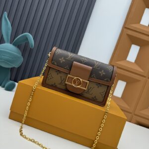 Dauphine Chain Bag M68746