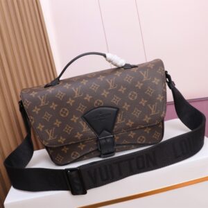 Louis Vuitton M46685 Montsouris Epi Leather Crossbody Bag