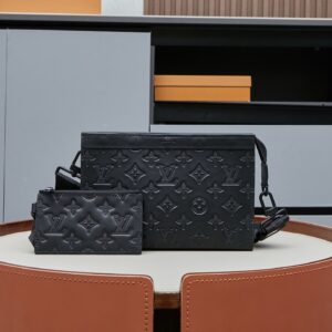 Louis Vuitton Gaston Wearable Wallet Set