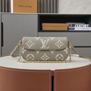 Louis Vuitton Wallet on Chain Ivy in Monogram Empreinte Leather