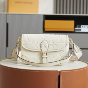 Louis Vuitton Diane Handbag M46386