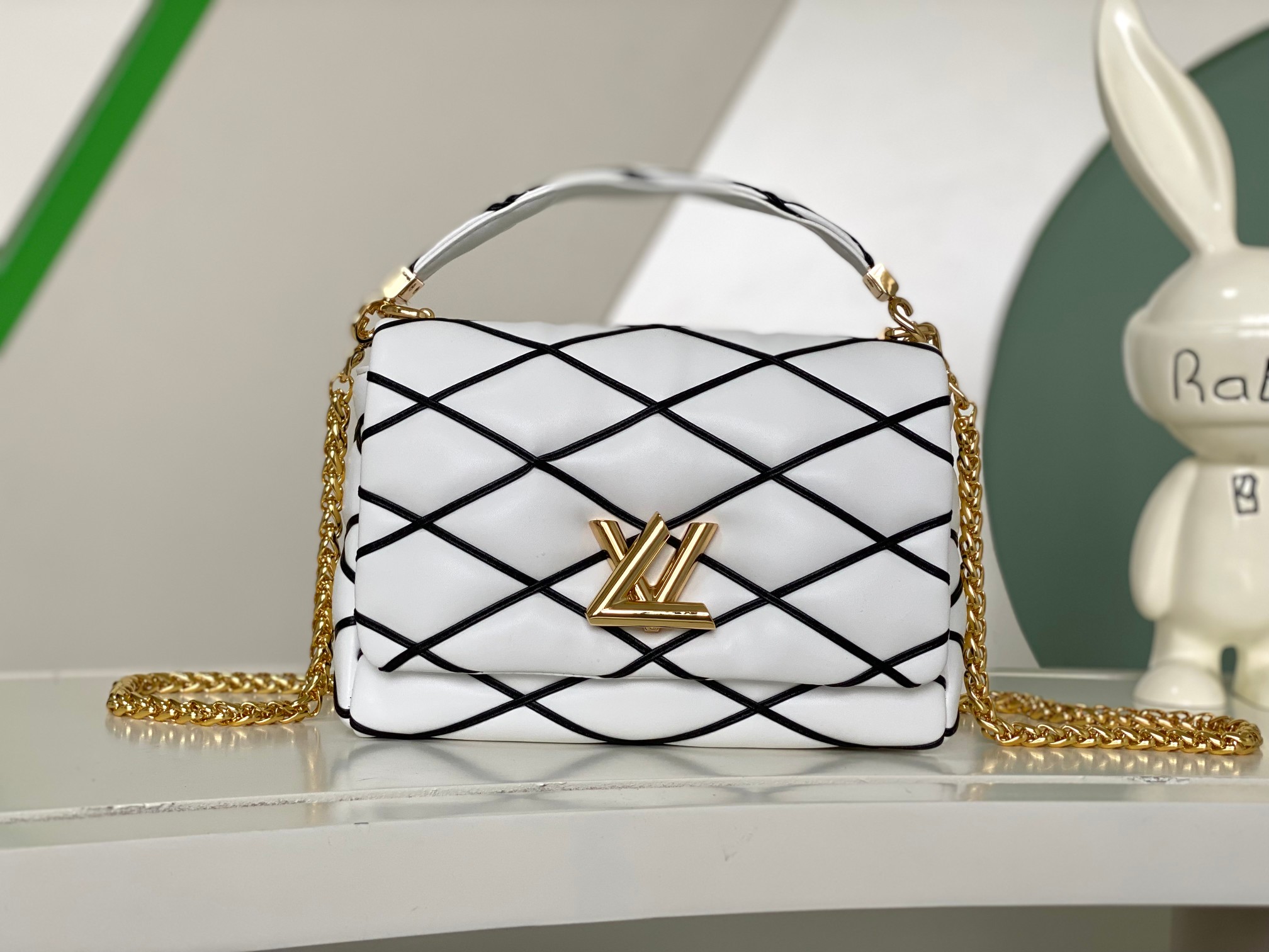 Louis Vuitton Twist GO-14 Medium Handbag M22891, Black