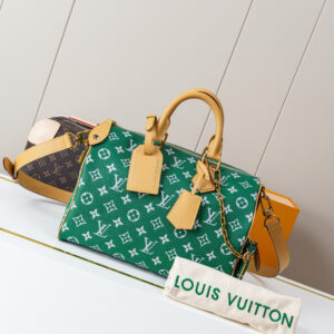 Louis Vuitton Speedy Bandouliere 30 Monogram Leather Handbag