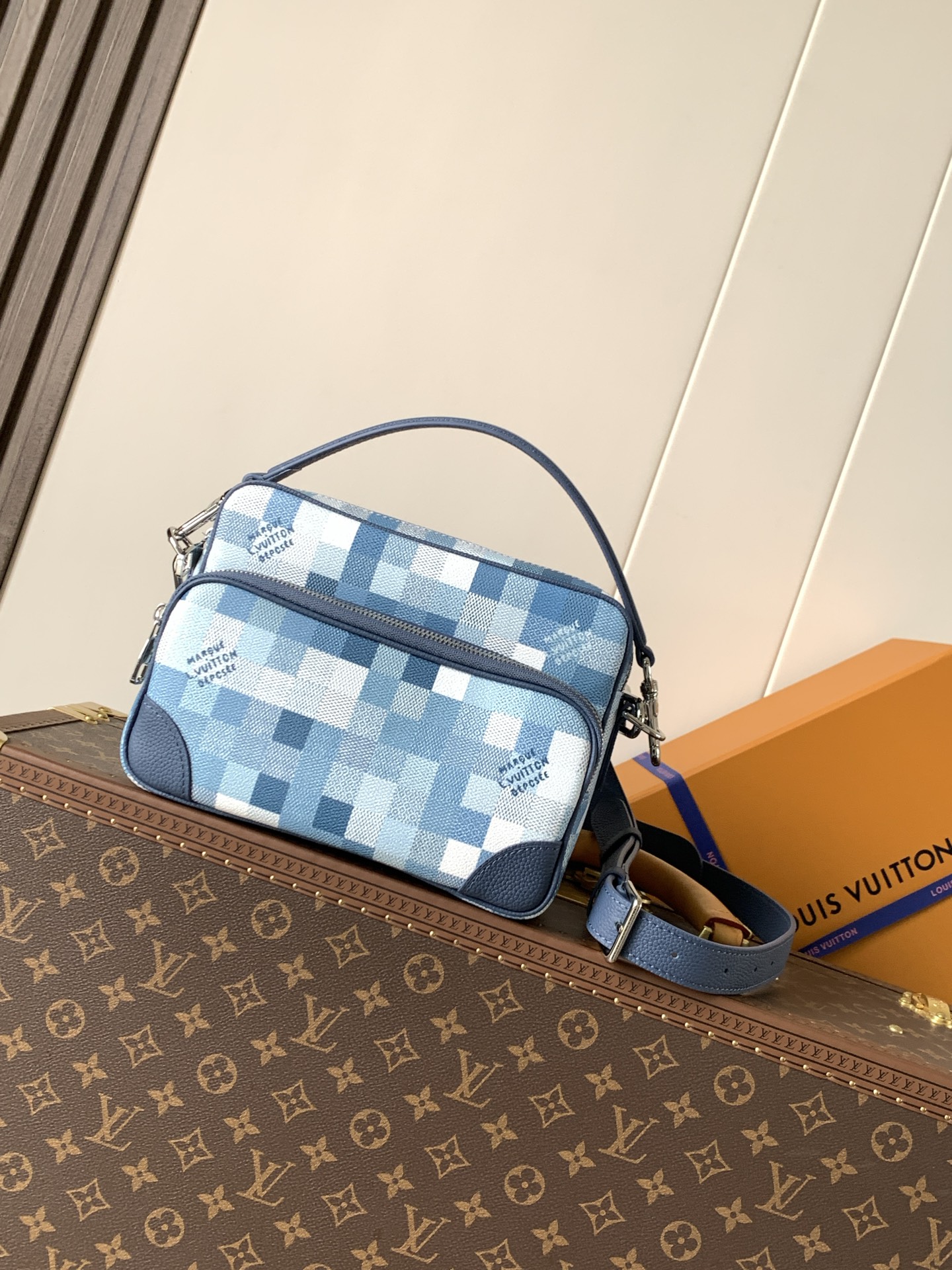 Louis Vuitton Nil M28606 Damoflage Crossbody Bag