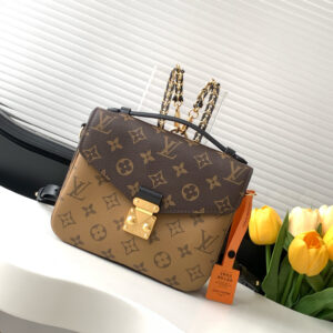 Louis Vuitton Pochette Métis Monogram Shoulder Bag