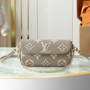 Louis Vuitton Wallet On Chain Ivy M82211 Monogram Canvas Crossbody Bag