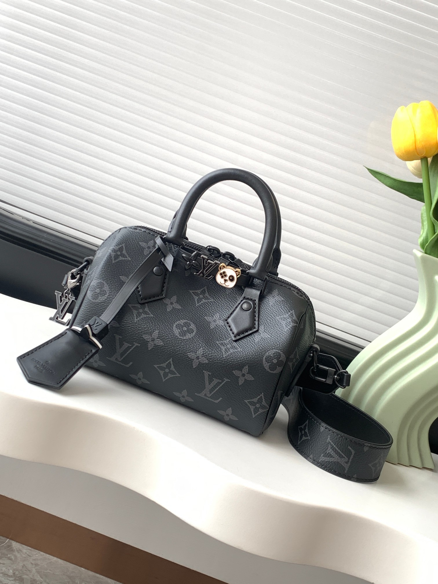 Women's Full-Grain Leather Crossbody Bag
