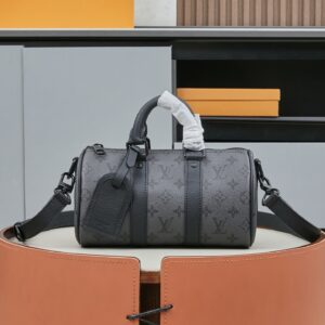 Louis Vuitton Keepall Bandoulière 25 Bag in Monogram Midnight
