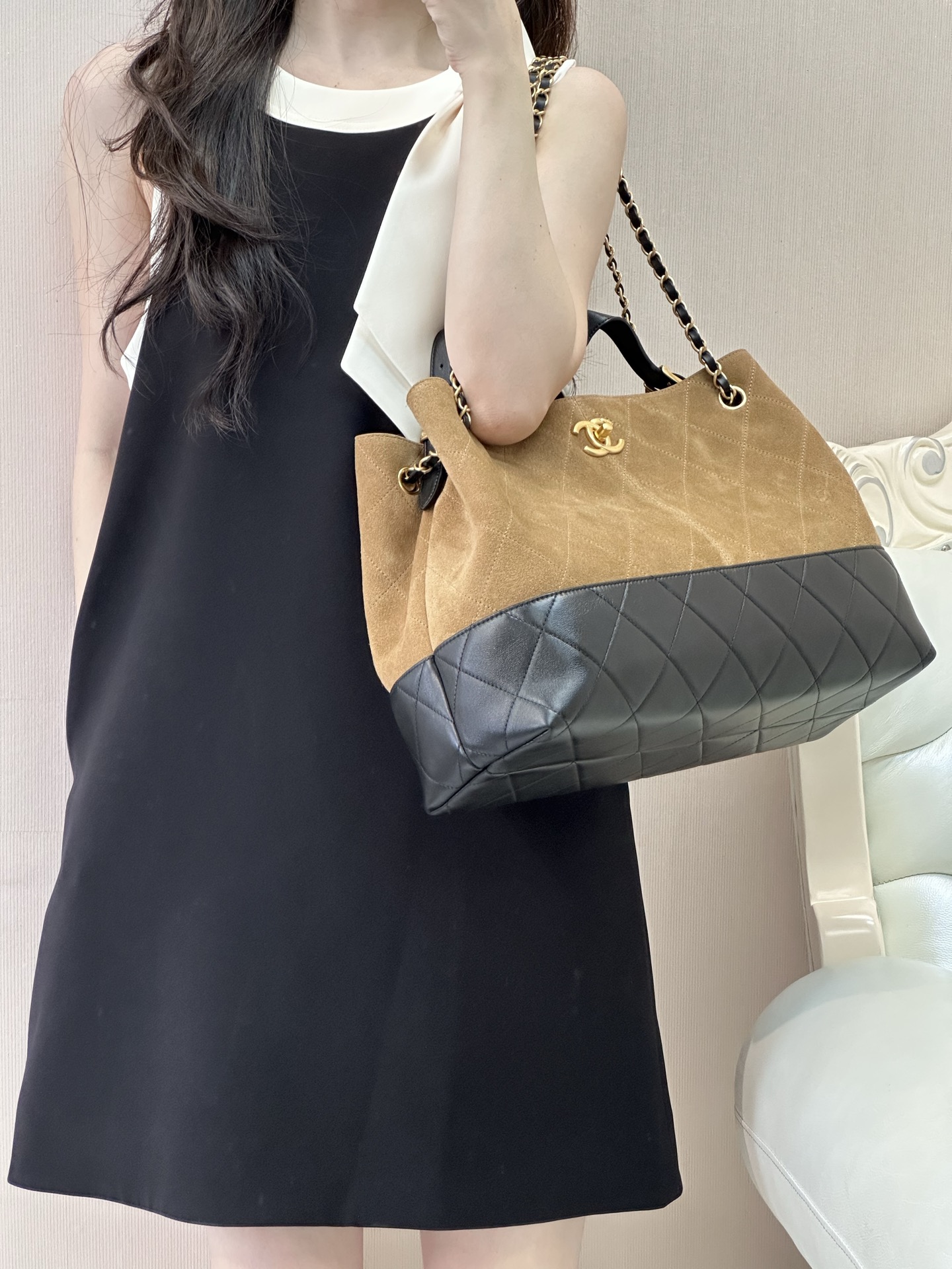 Chanel 5657 Large Suede Handbag – 25A Craftsmanship Collection