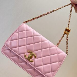 Lambskin Wallet on Chain