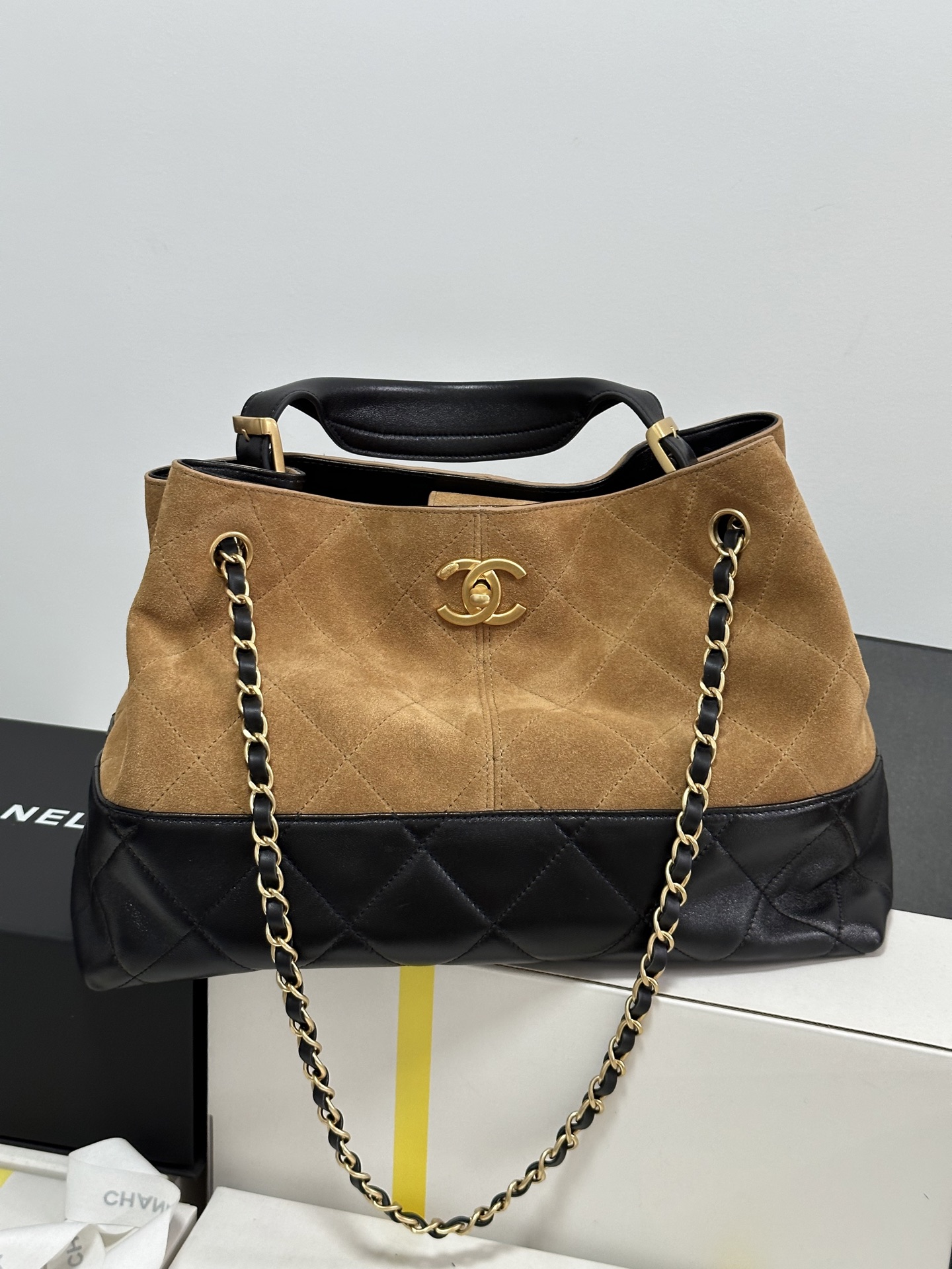 Chanel 25A AS5657 Small Shopping Tote