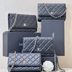 4241 Lambskin WOC Envelope Crossbody Bag