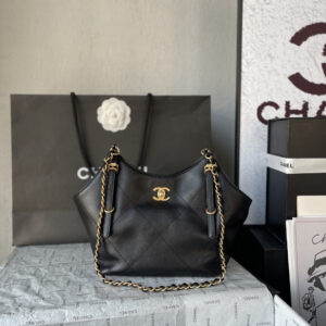 Chanel 25S Maxi Hobo Tote Bag AS6015