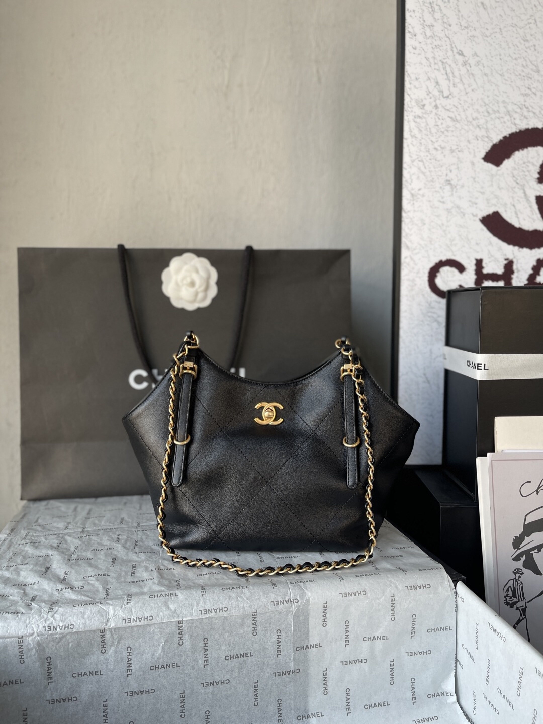 Chanel 25S Maxi Hobo Tote Bag AS6015