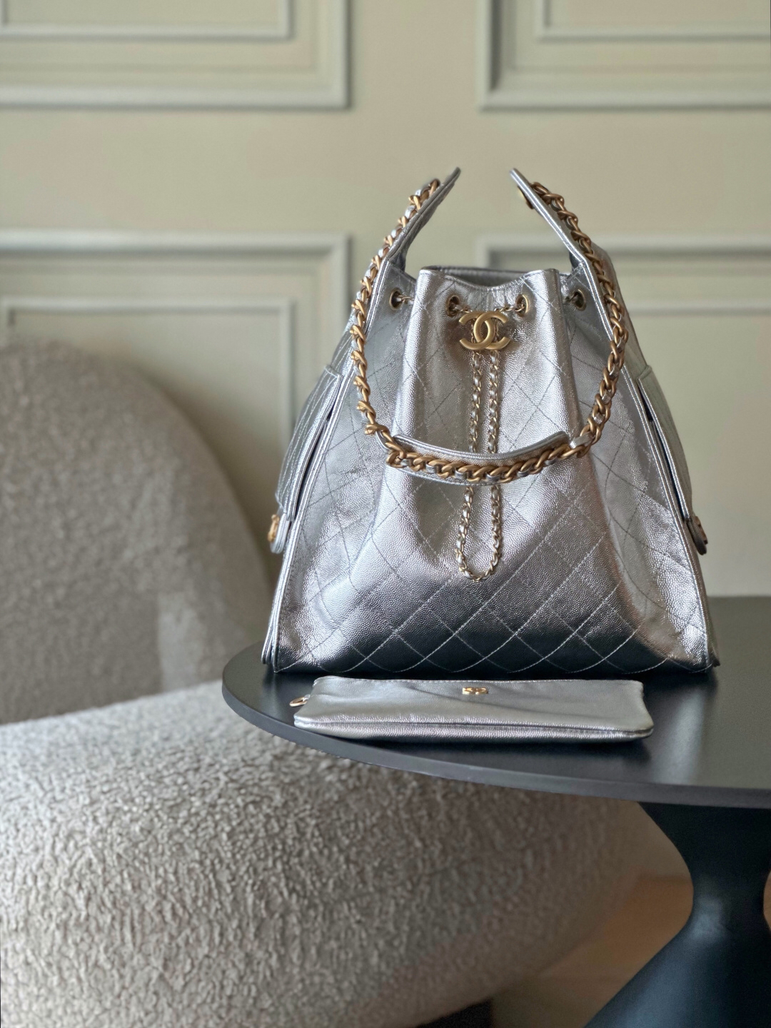 CHANEL 25C Quilted Leather Hobo Shoulder Bag