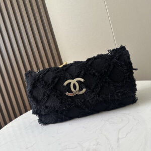 Vintage Black Woven Straw Tassel Bag