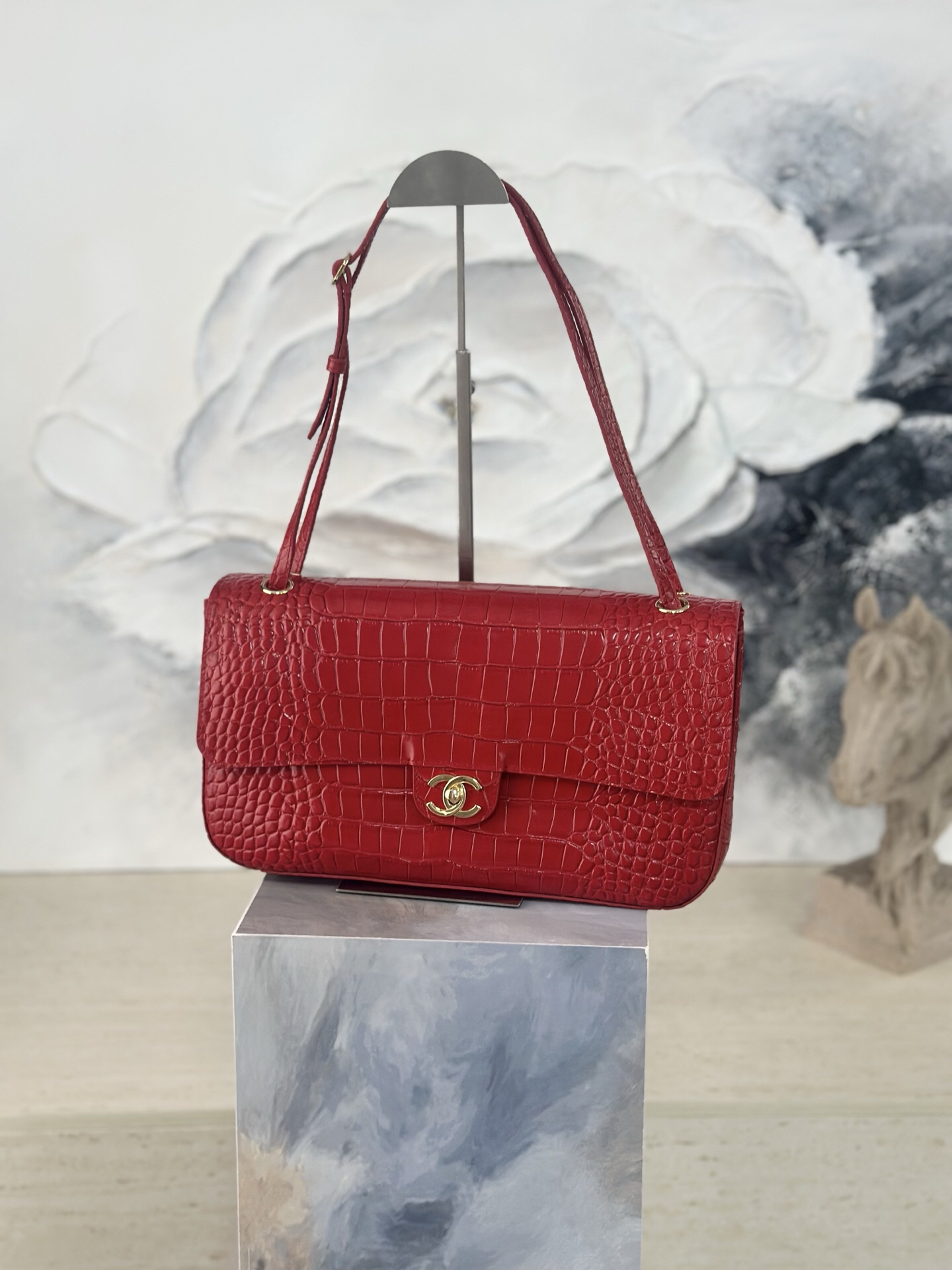 Burgundy Crocodile-Pattern Leather Large Flap Handbag with Gold Clasp
