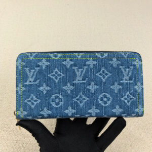Louis Vuitton Zippy Wallet in Monogram Denim, M82958