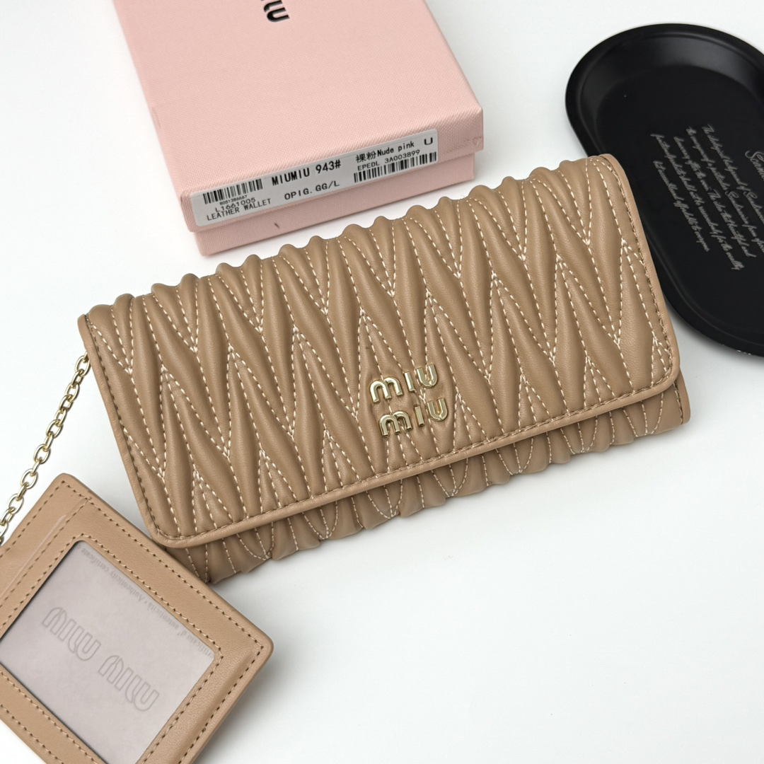 Miu Miu Leather Wallet 943