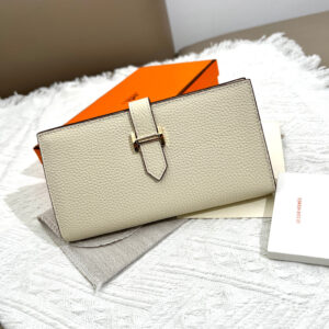 Hermes Women’s Vertical Leather Wallet with Interior Zipper Pocket