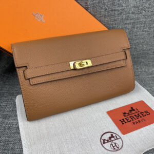 Hermès Kelly Handbag in Togo Leather