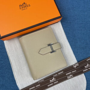 Hermès Palm-Grain Leather Vertical Wallet