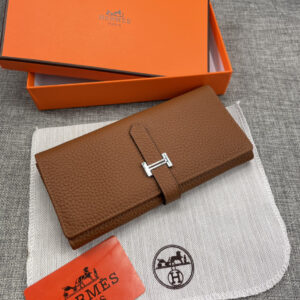Hermès Women’s Leather Bifold Wallet