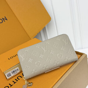 Louis Vuitton M60430 Zipped Wallet