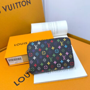 Louis Vuitton Clea Wallet M83689