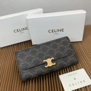 Triomphe Large Leather Wallet