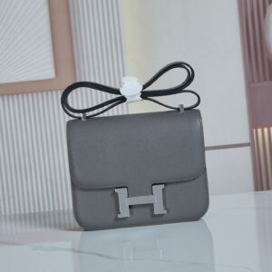 Handcrafted Hermès Constance Shoulder Crossbody Bag in Epsom Leather