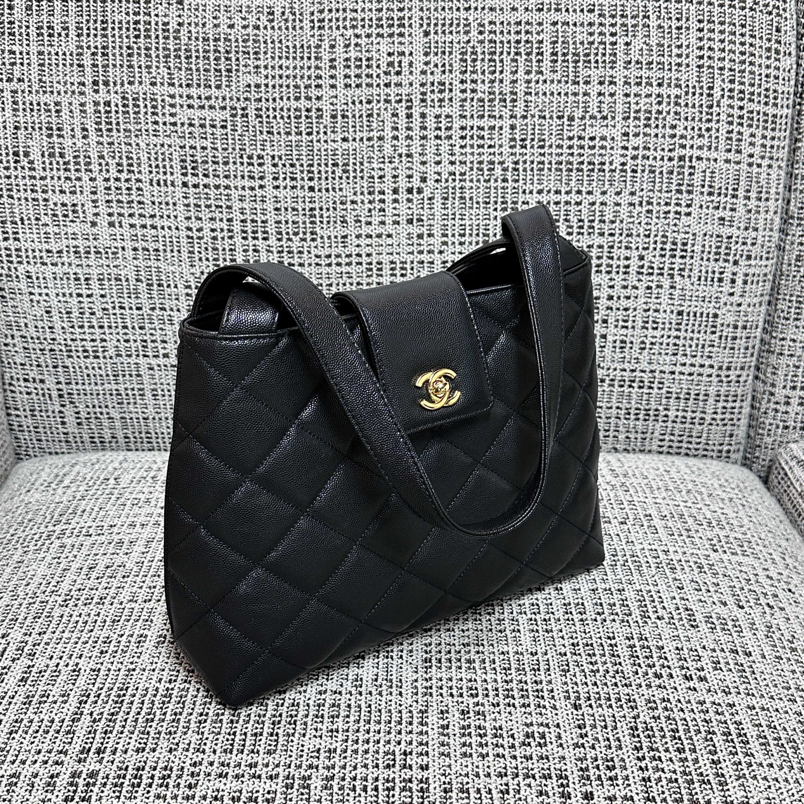 CHANEL Vintage Black and Gold Kelly Handbag - Image 2