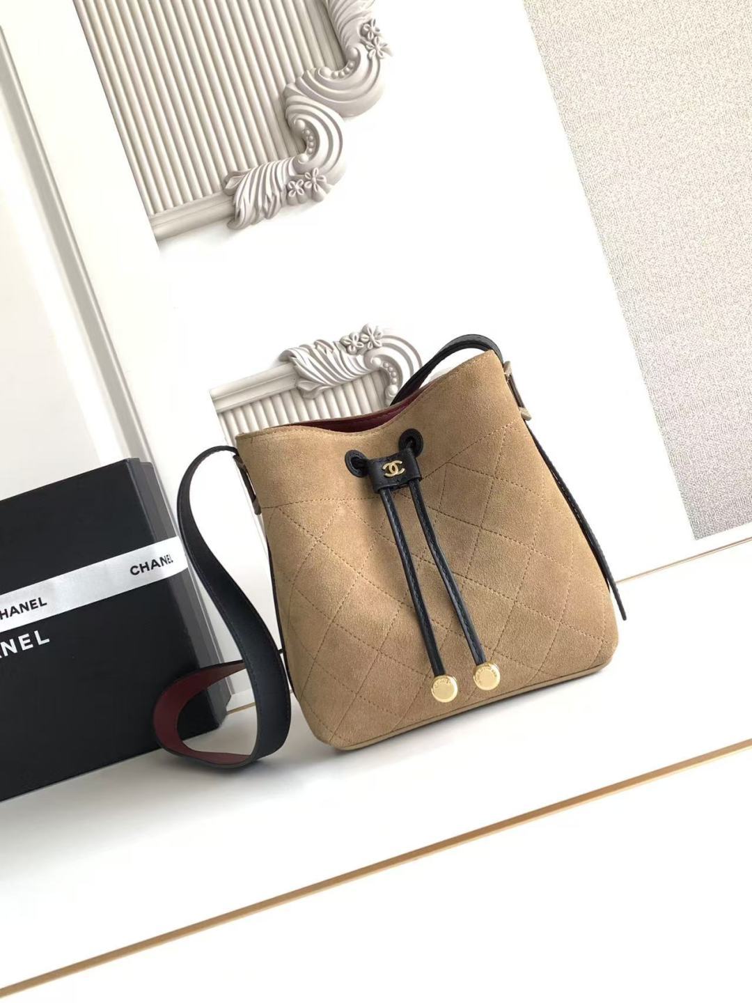 Chanel 26B AS6537 Small Leather Bucket Crossbody Bag - Image 2