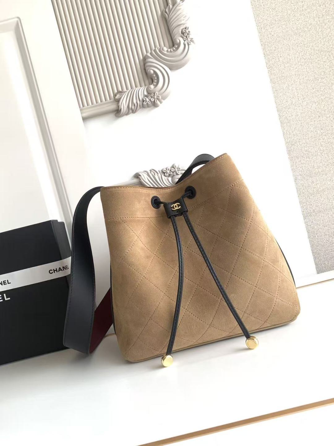 Chanel 26B AS6584 Large Leather Bucket Crossbody Bag - Image 2