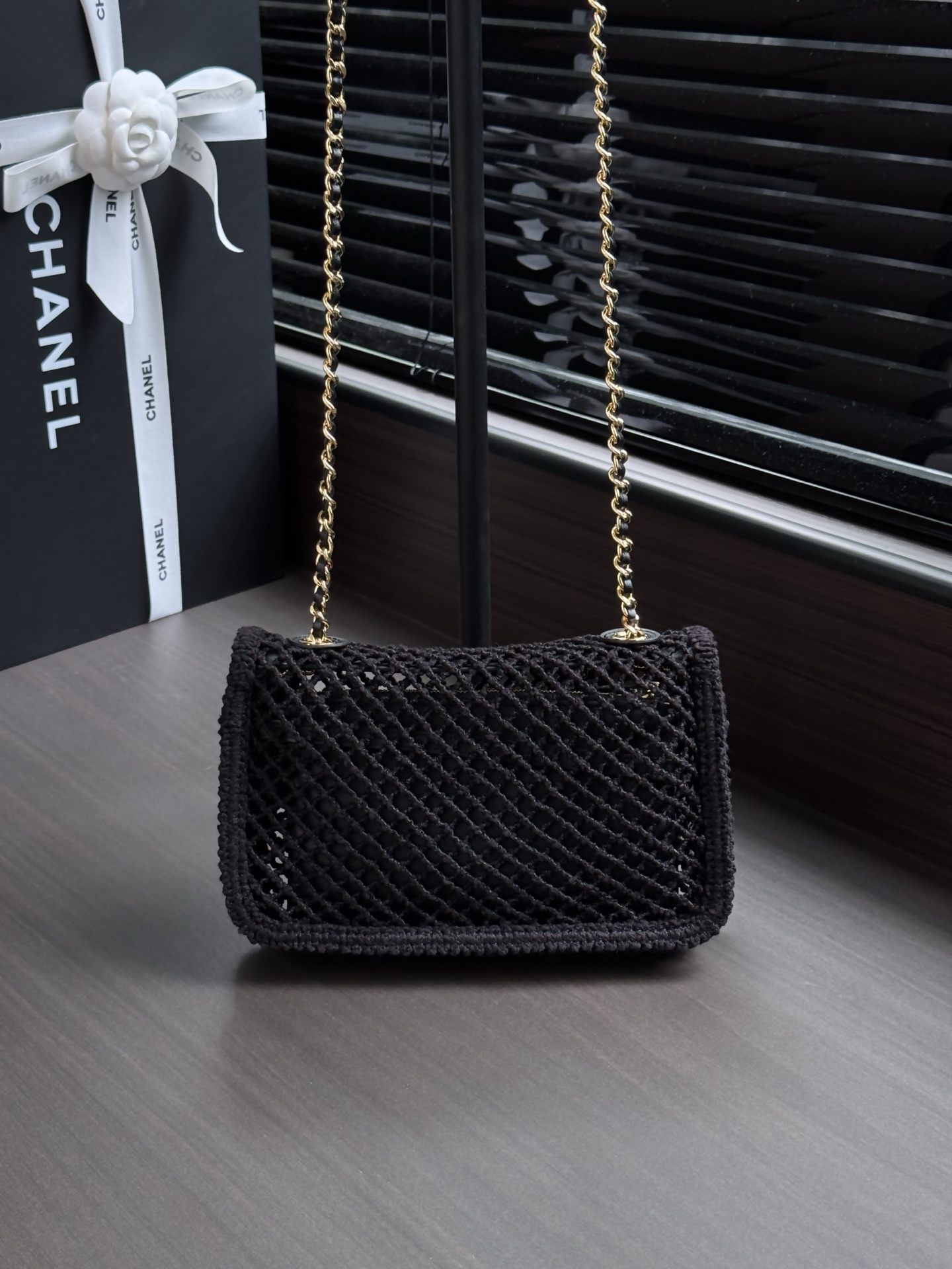 Chanel Knitted Chain Shoulder Bag - Image 2
