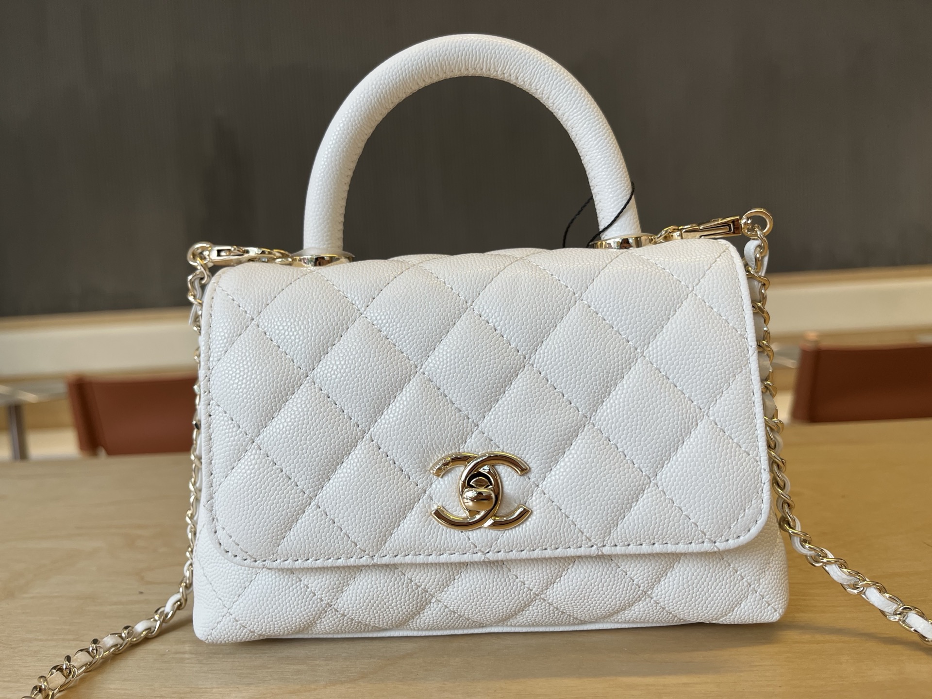 Chanel AS2215 Coco Handle Calfskin Top-Handle Bag - Image 2