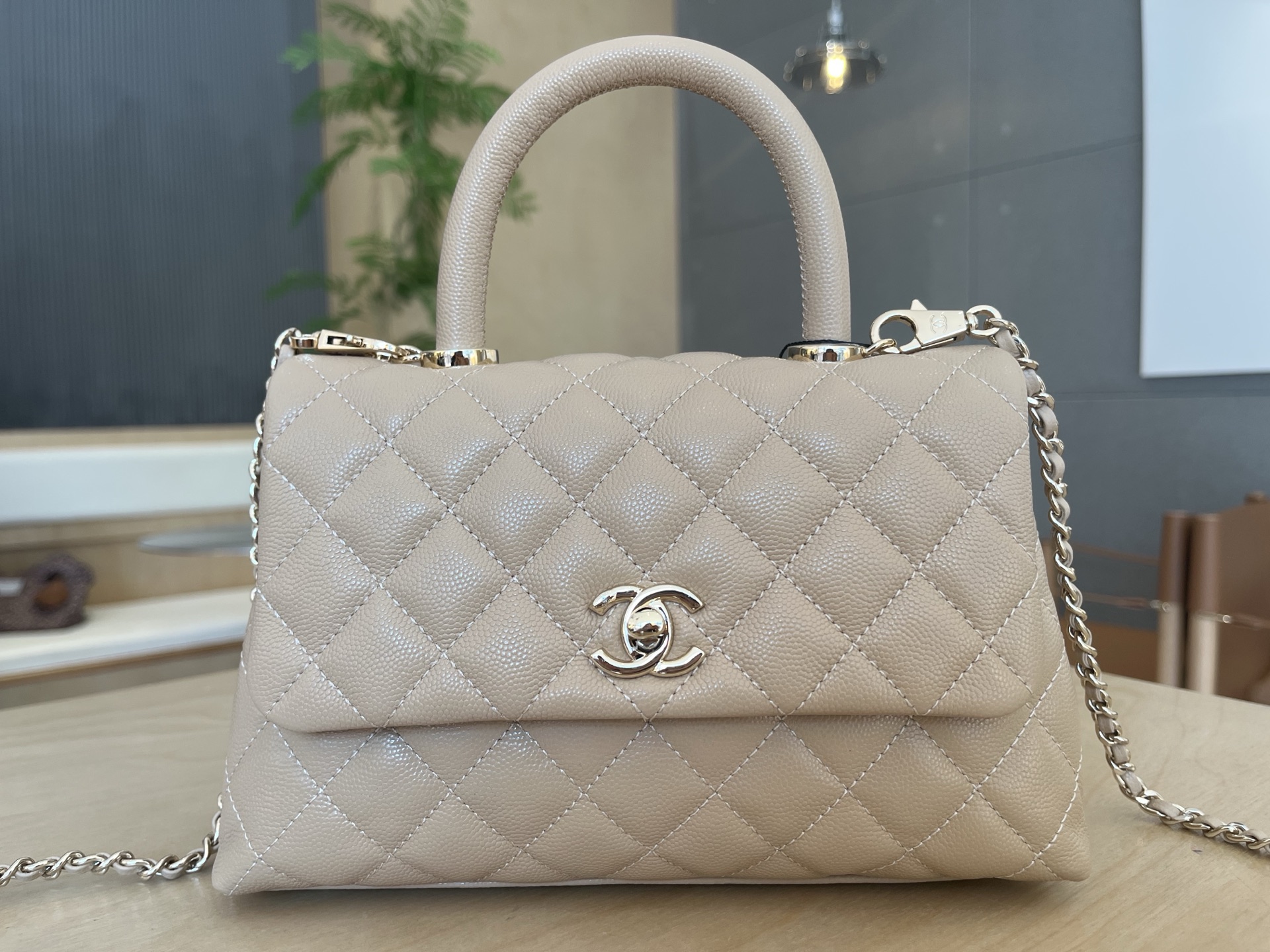 Chanel Coco Handle Calfskin Handbag - Image 2