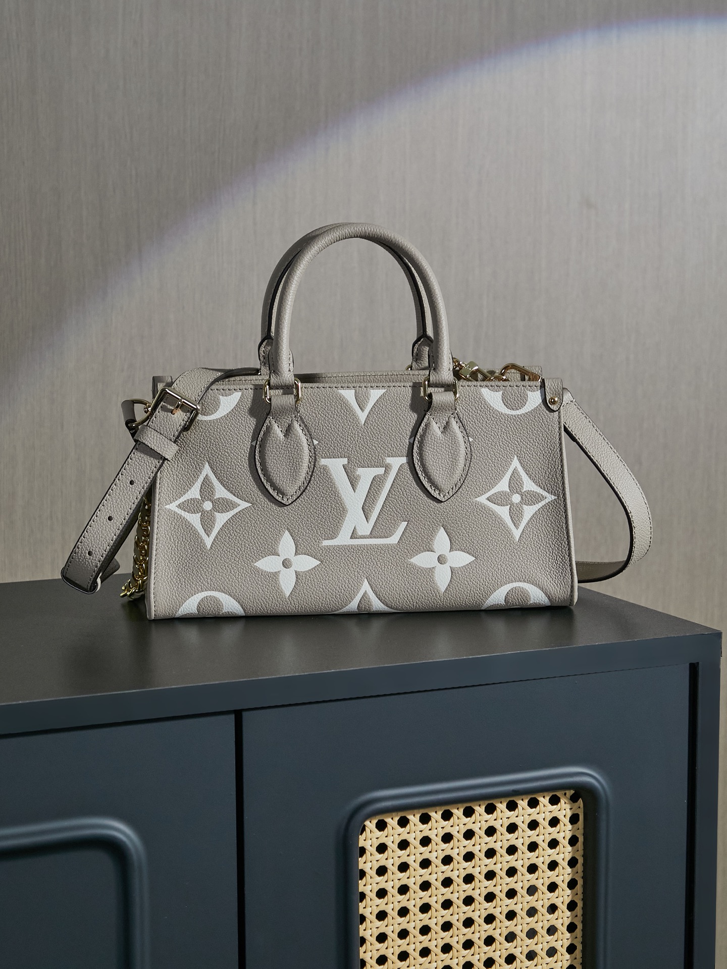 Louis Vuitton OnTheGo East West Tote Bag - Image 2