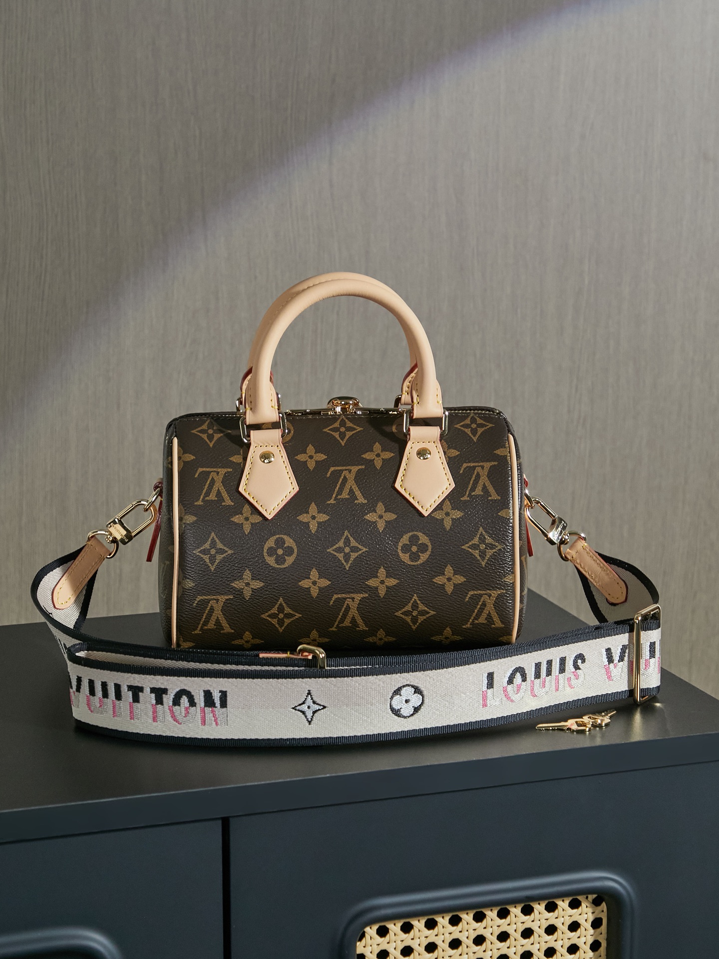 Louis Vuitton Sedy Bandoulière 20 Crossbody Bag - Image 2