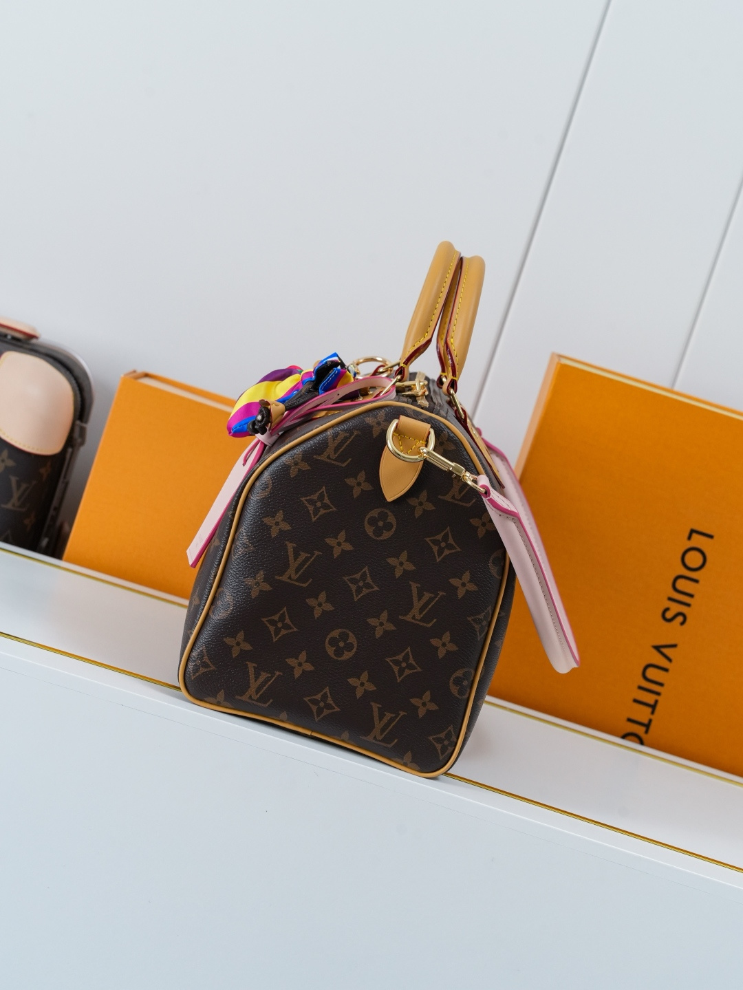 Louis Vuitton Soft Bandoulière 30 Monogram Shoulder Bag M26498 - Image 2