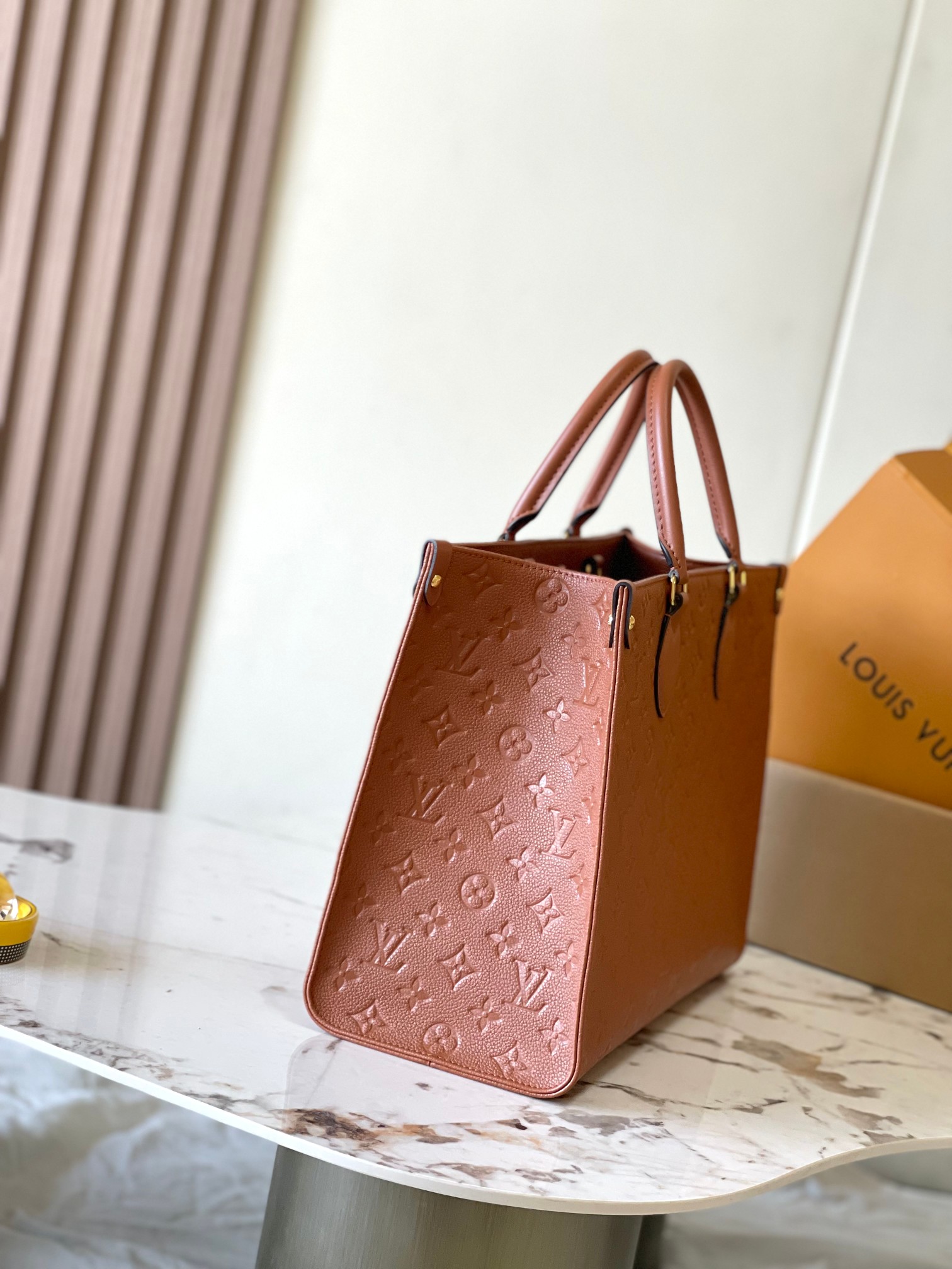 Louis Vuitton OnTheGo MM Medium Tote Bag - Image 2