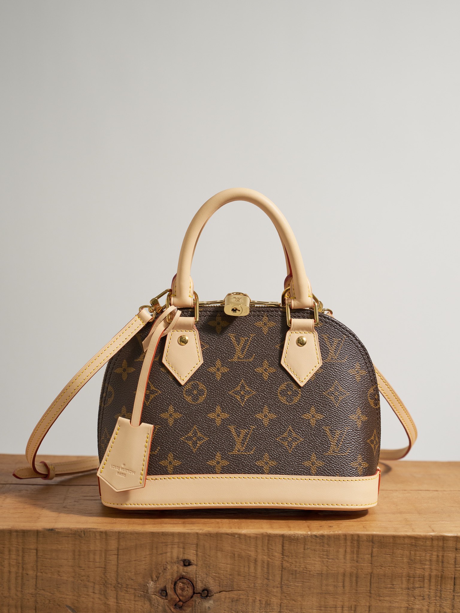 Louis Vuitton Alma BB Handbag in Monogram Canvas - Image 2