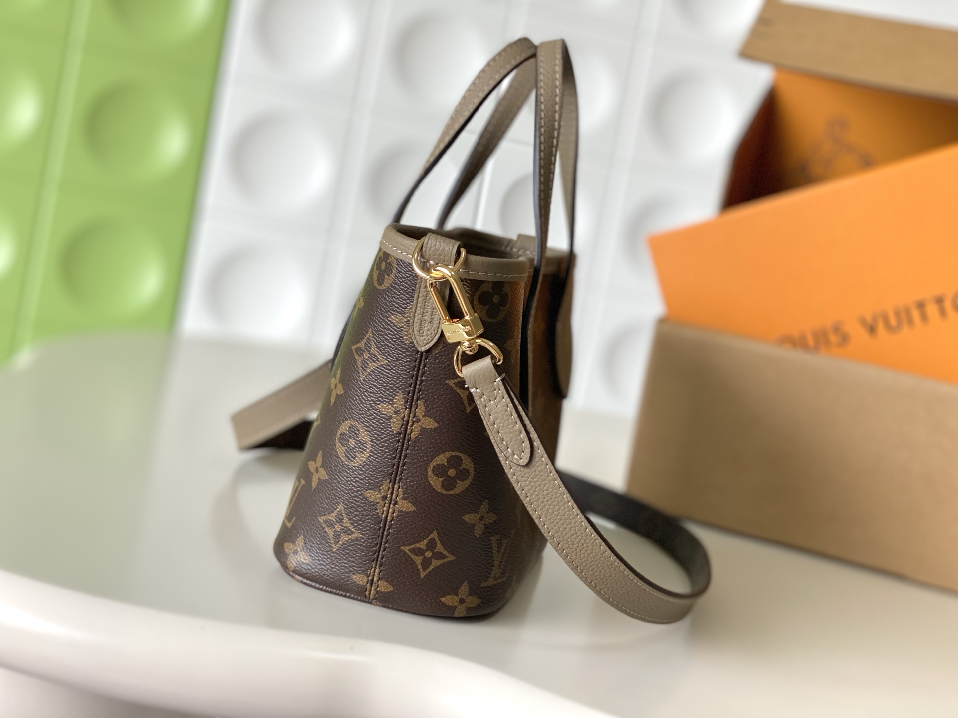 Louis Vuitton Bandoulière Inside Out BB Reversible Tote Bag - Image 2